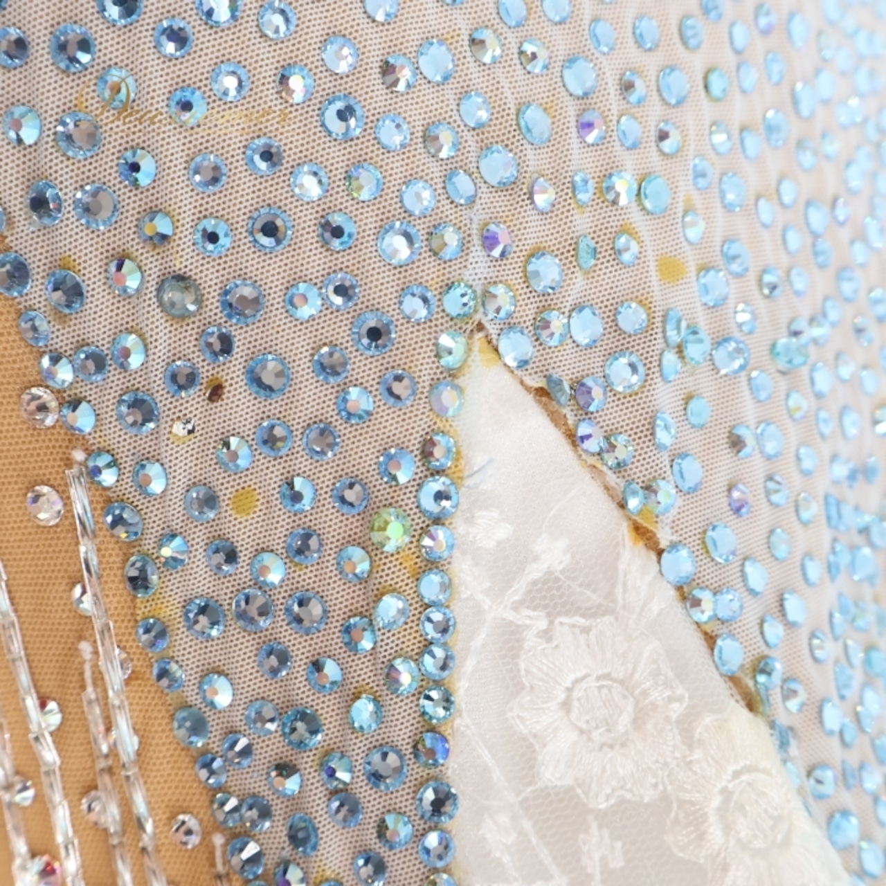 社交ダンス 衣装 gentil Chisaki uga ジャンティ 宇賀千咲 スタンダードドレス ワンピース ドレス スタンダード フロート レース デモ 競技 ダンス パーティ 発表会 水色 白 ホワイト系 ベージュ系 ブルー系 高級感 プリーツ フロートドレス gentileドレスバッグ