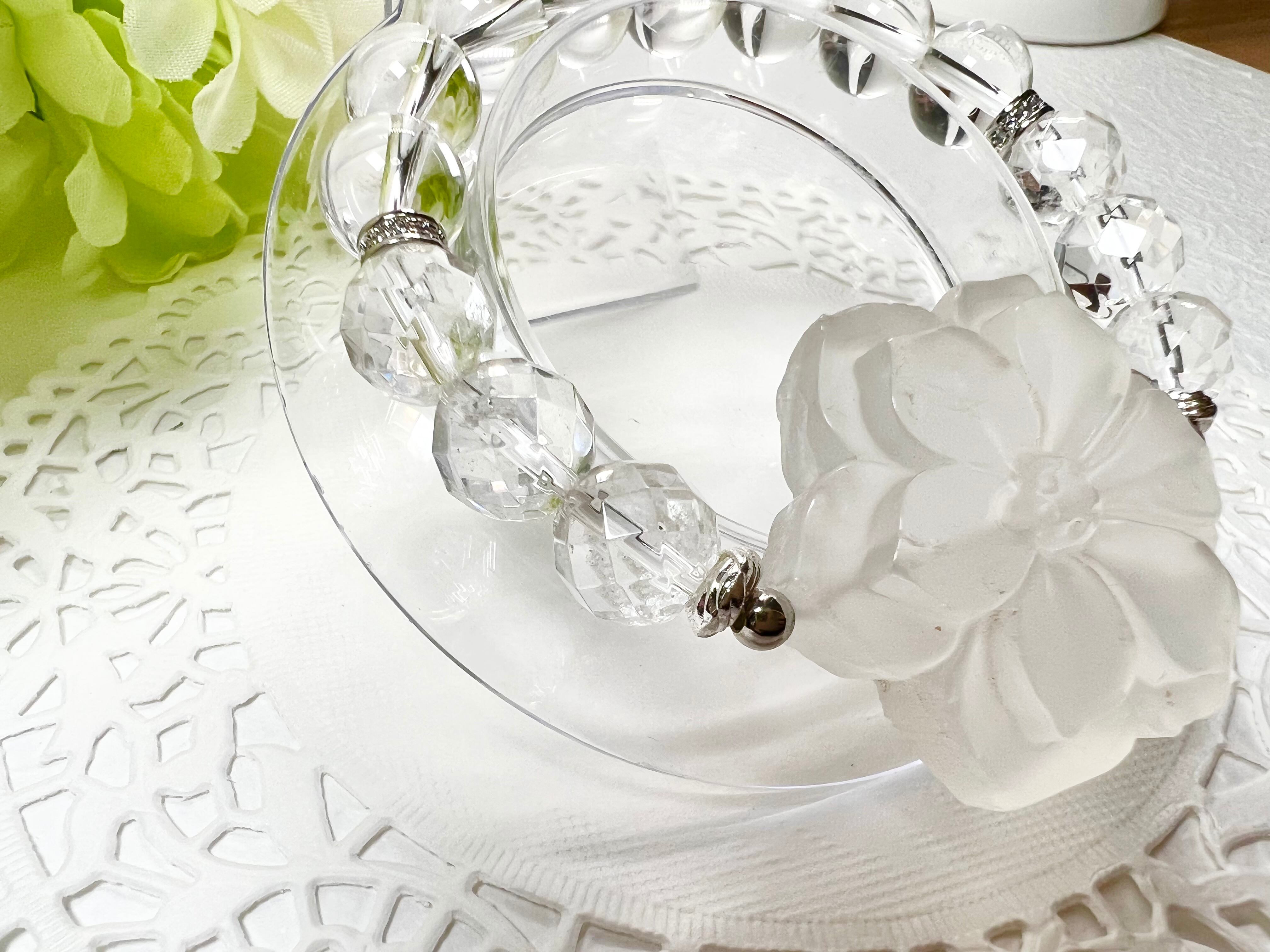 【水晶お花ブレスレット✿*:】天然石 パワーストーン