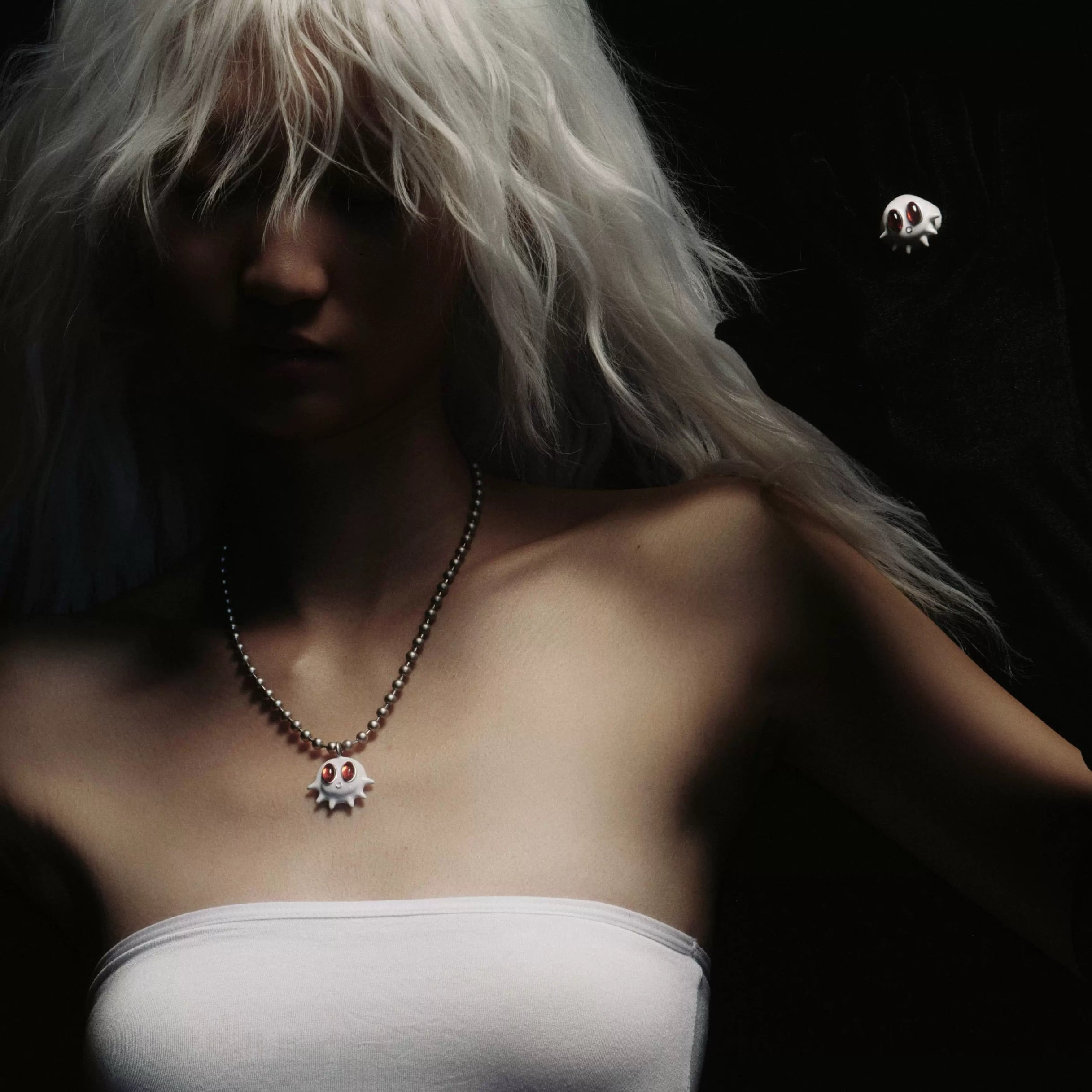 fomulo] Baby Fugu Monster Necklace (white.black) | BYORI