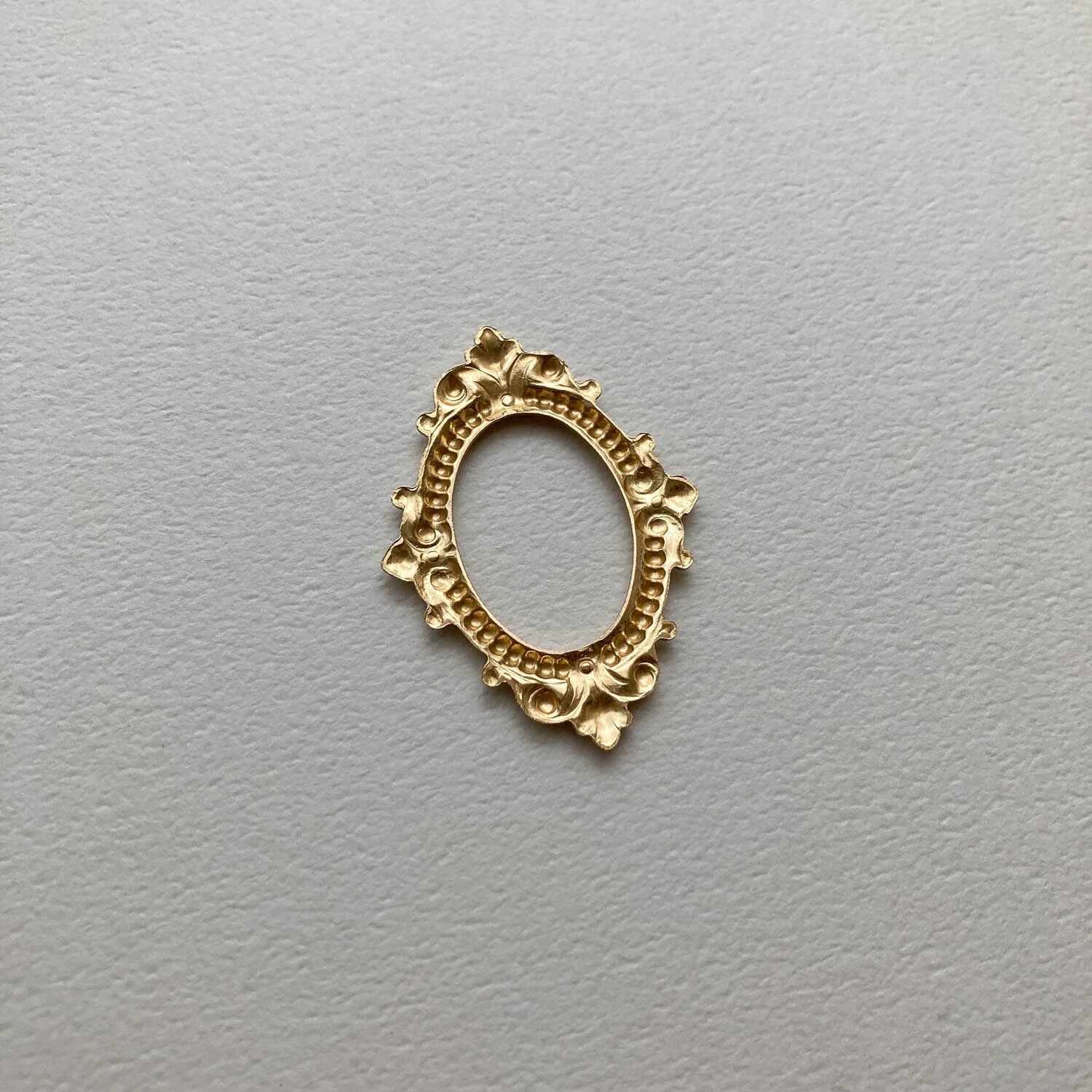 最終入荷〉USA真鍮 額縁風オーバルフープパーツ | Dua-アクセサリー