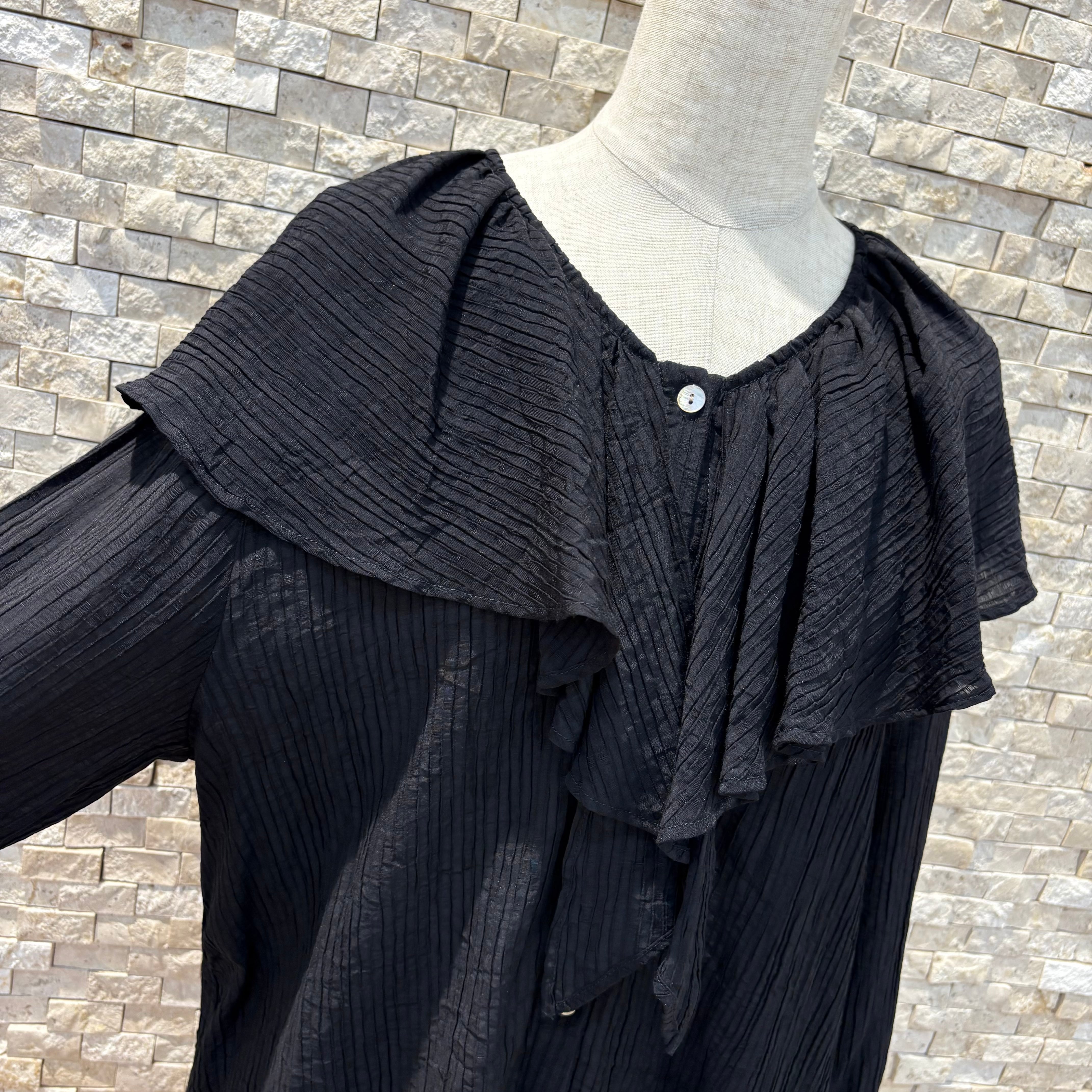 CHIGNON】ギャザーラッフルブラウス（1654-031MK） | FORME Base STORE