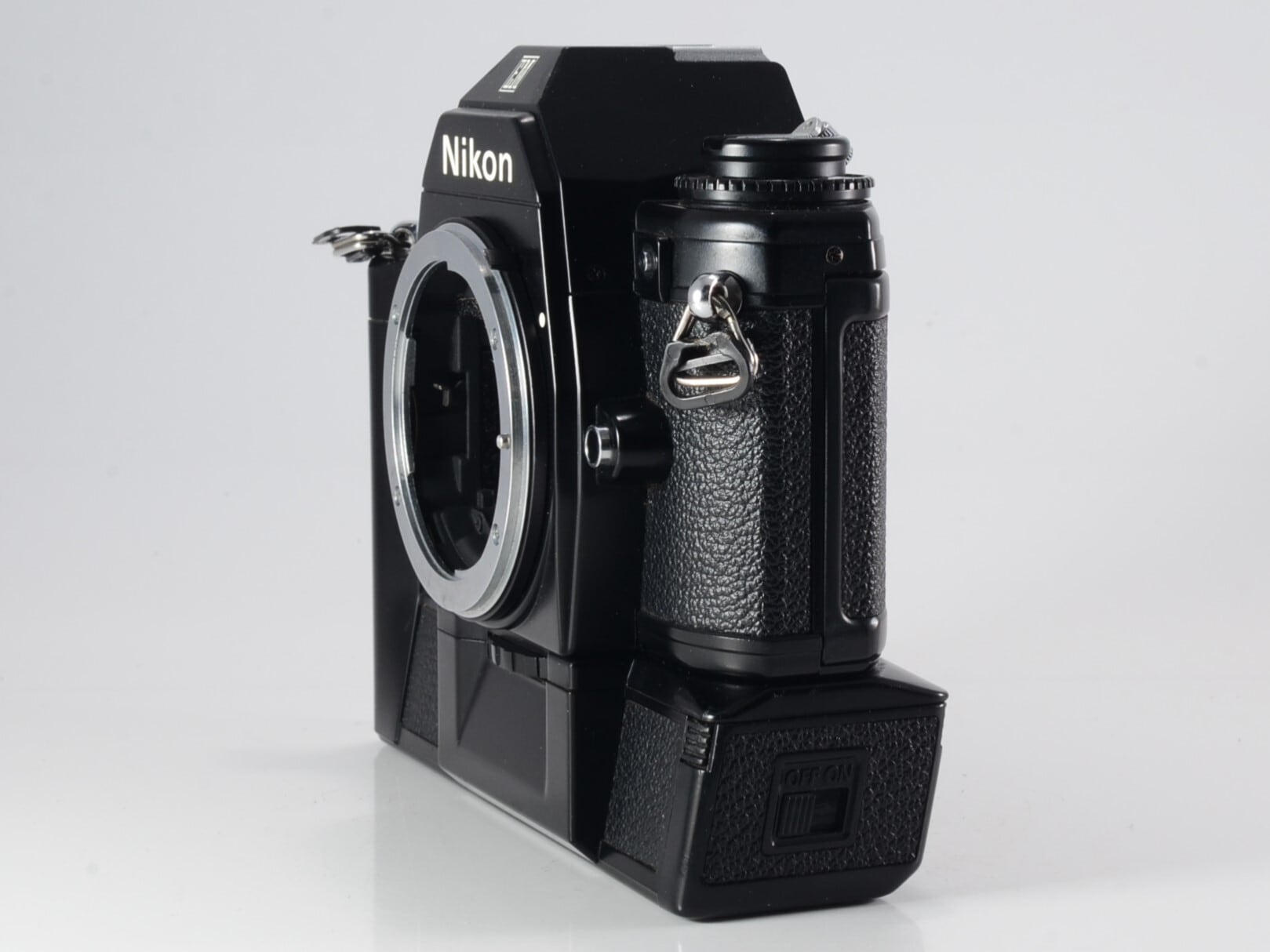 ㈱ニコン贈の銘が入った品！実働品！Nikon EM +モータードライブMD-E付 Nikon EM ボディ MD-E モータードライブ付 ニコン (61102