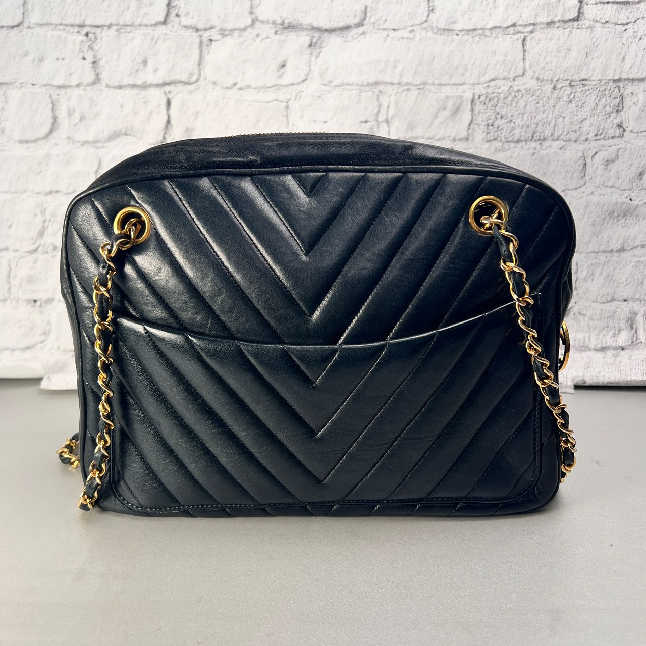 CHANEL シャネル Vステッチ ココマーク ラムスキン ショルダーバッグ 黒 A-13901