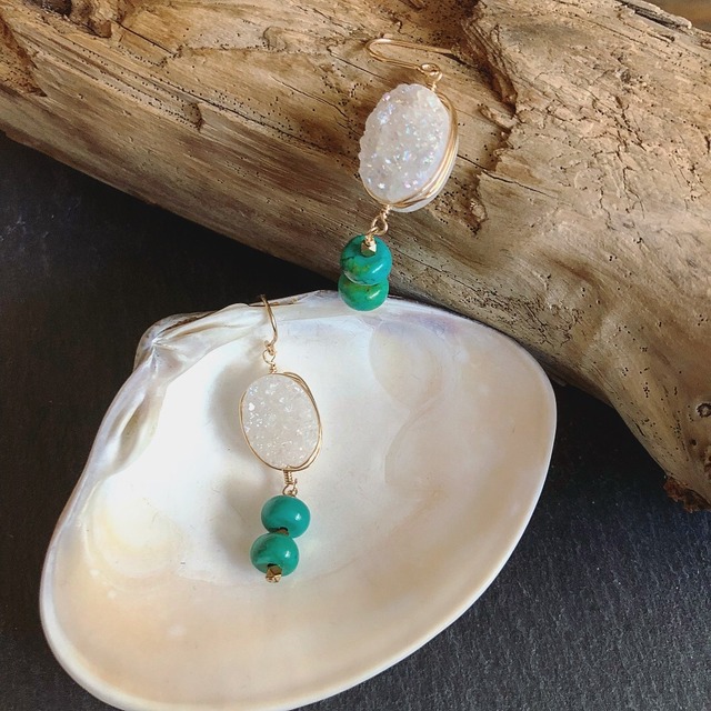 ドゥルージークォーツ×アンティークターコイズのピアス