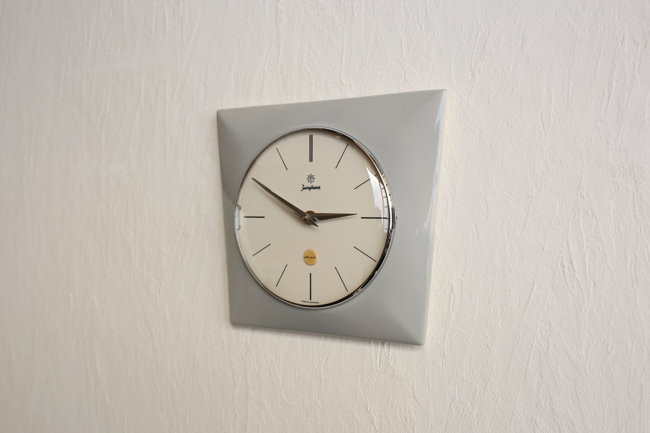 全日本送料無料 JUNGHANS ユンハンス resonic 掛け時計 ガラス 掛時計