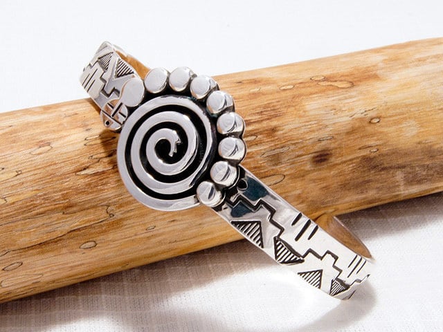 サントドミンゴ族 Indian jewelry インディアンジュエリー / Santo Domingo Bracelet