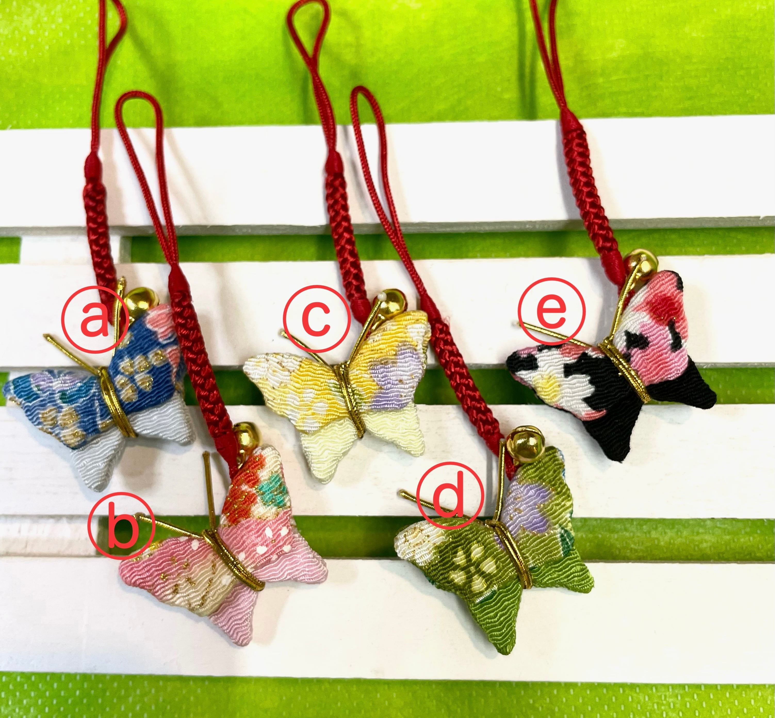 ちりめん蝶々根付ストラップ | 千座senkura