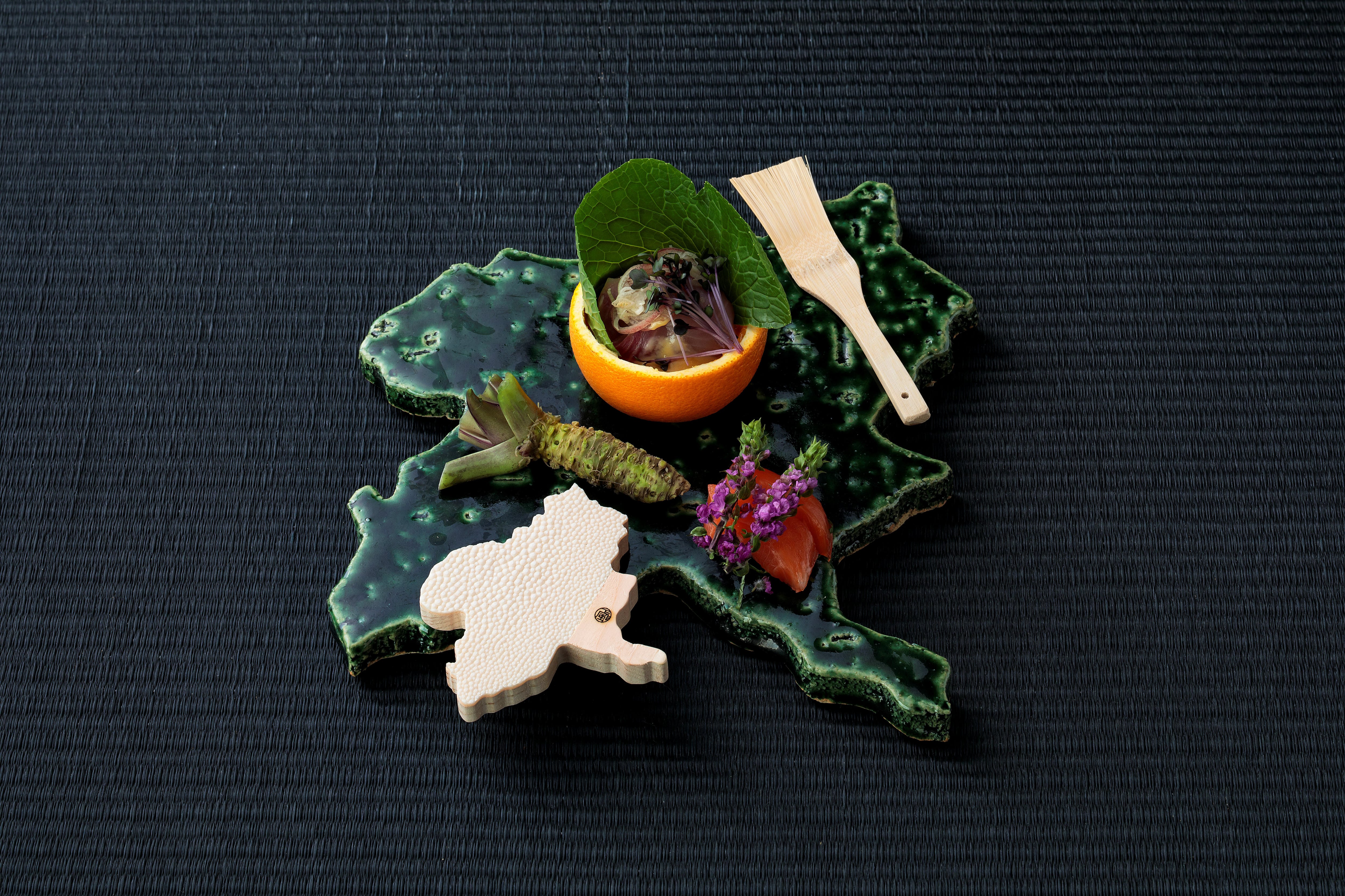 NO.59 龍宮城の様な大きなお皿 しのぎ 特大皿 | シリーズ,しのぎ | 波佐見焼の器 一龍陶苑 公式