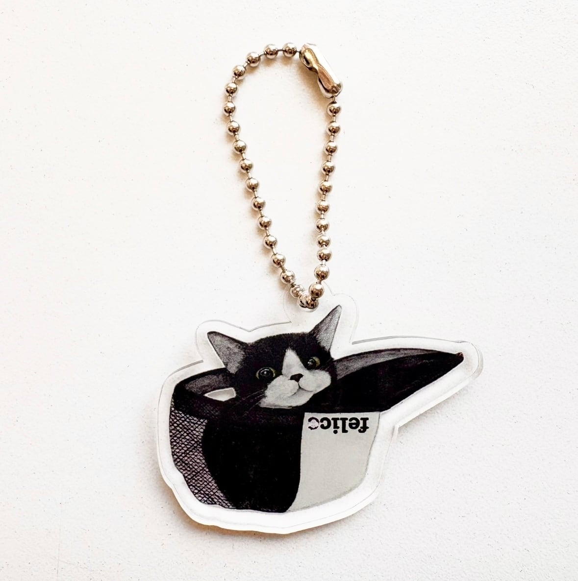 stray ゲーム　黒キャップ、子猫帽子、ガシャカプセル、アクリルキーホルダー stray ゲーム 黒キャップ、子猫帽子、ガシャカプセル、アクリル