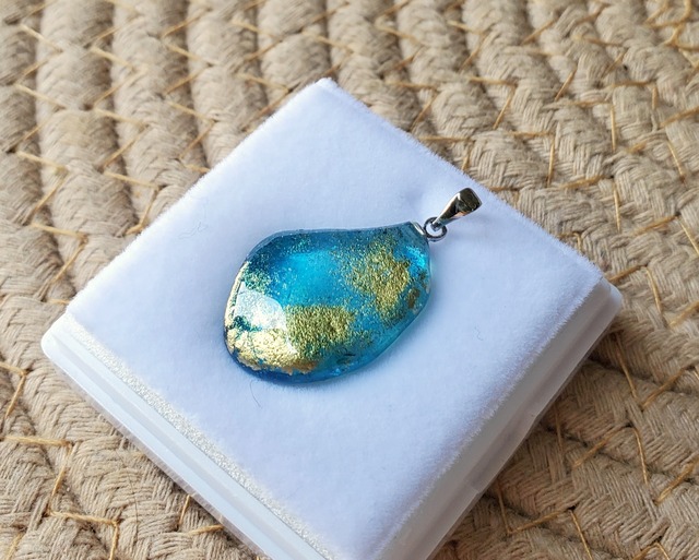 Necklace top / sky blue