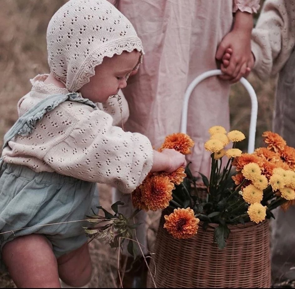 レースニットブラウス••••ナチュラル　海外子供服　女の子　レース　透かし編み　海外子供服　プチプラ