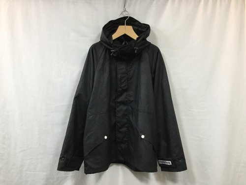 UNIVERSAL PRODUCTS.” WAXED MOUNTAIN PARKA BLACK”