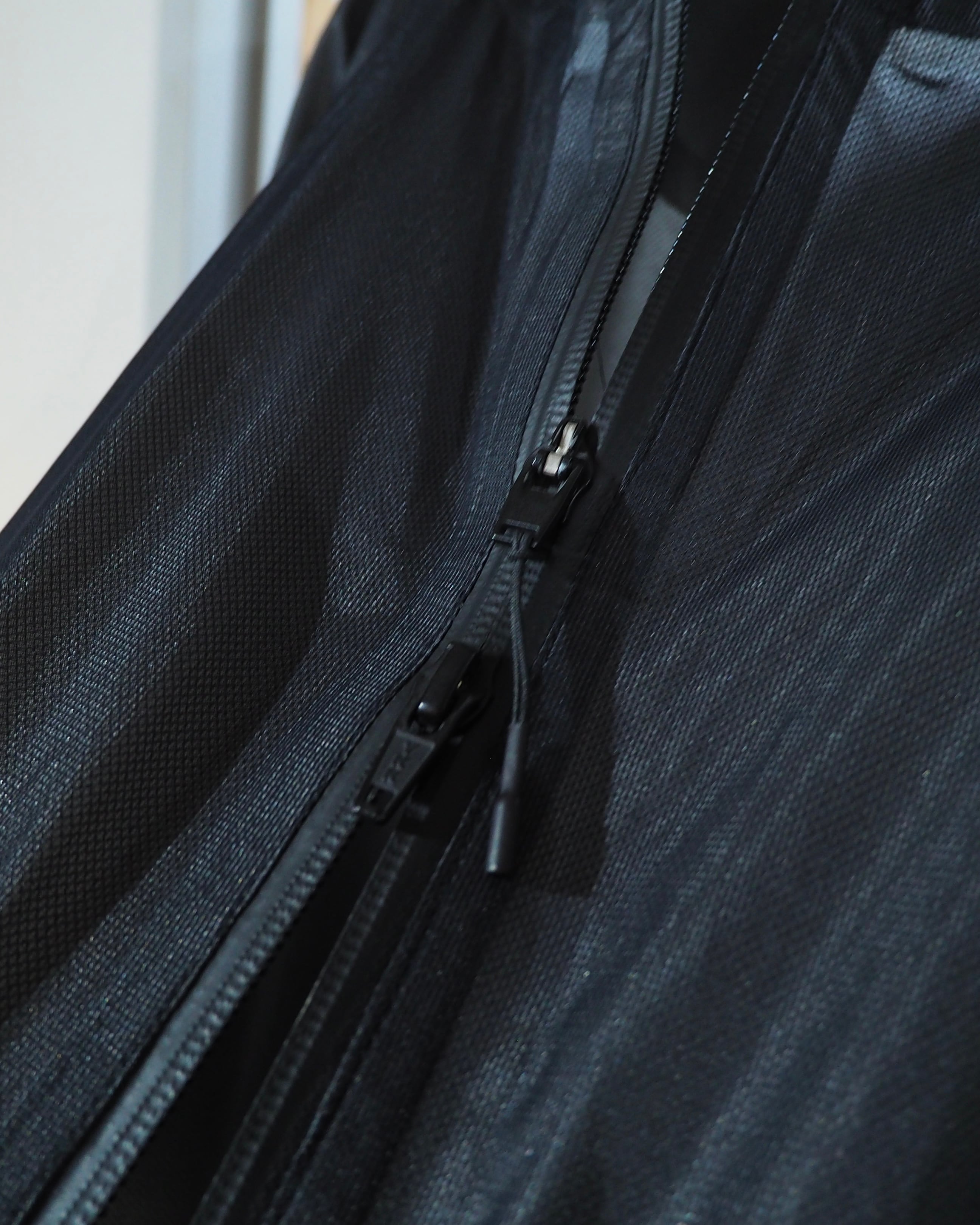 "Y-3(Yohji Yamamoto)" Black sheer Waterproof Nylon Tech Full zip jacket