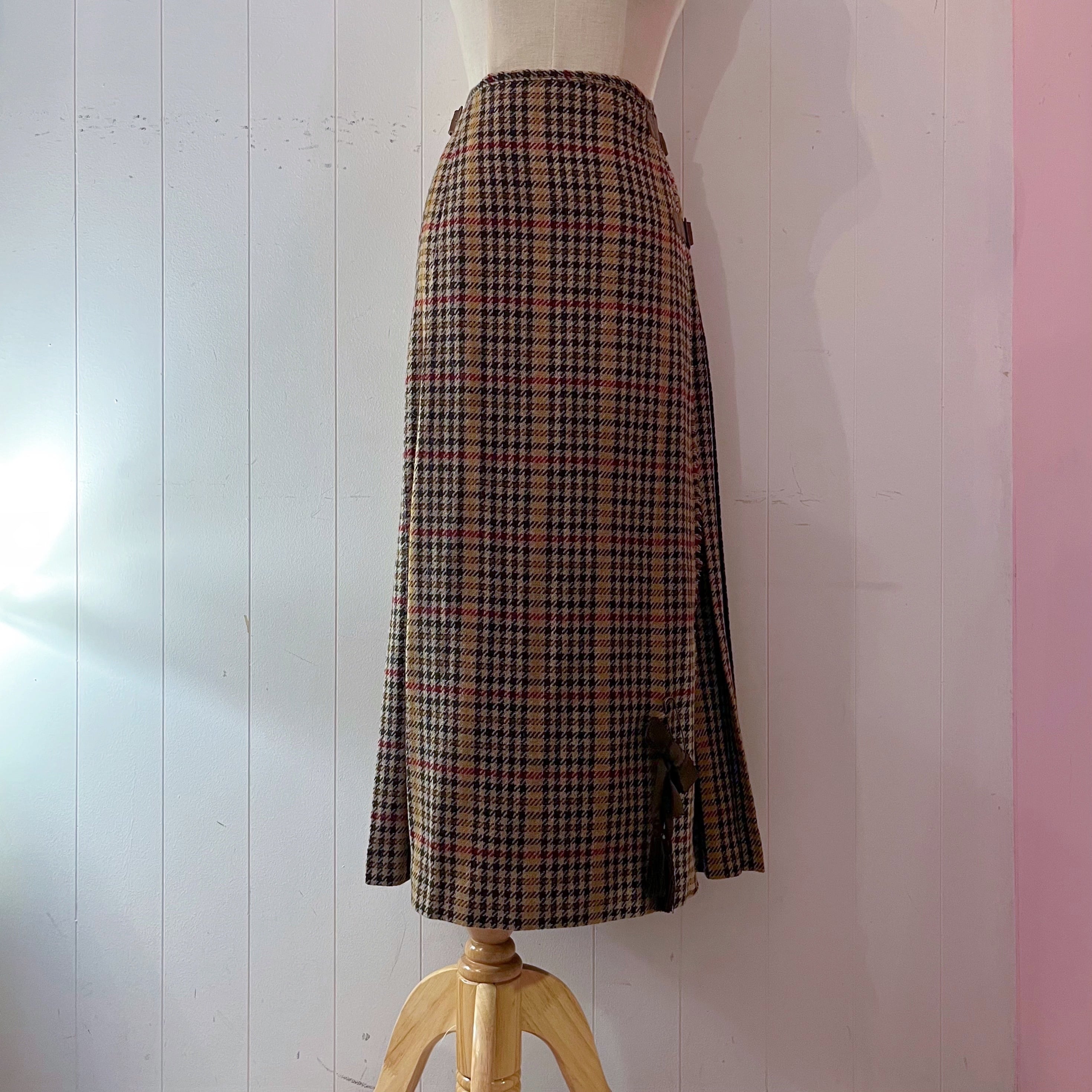 wonderful world / brown check wrap skirt