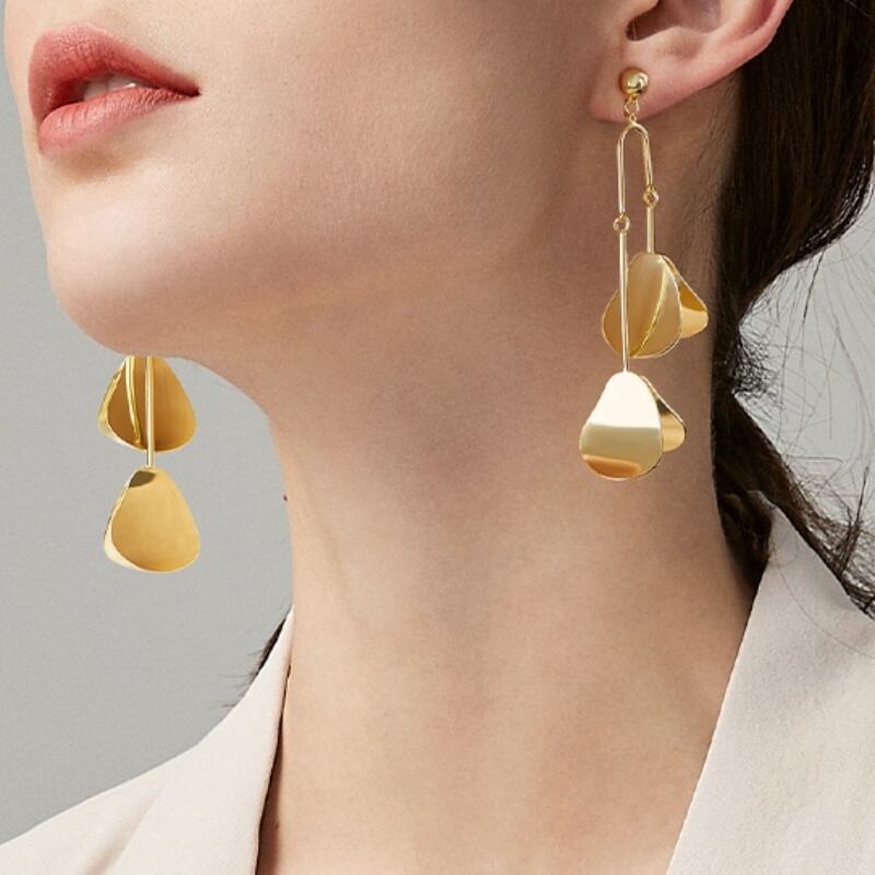 アシンメトリーロングピアスorパール付きドロップピアス Me0997 | Melffy