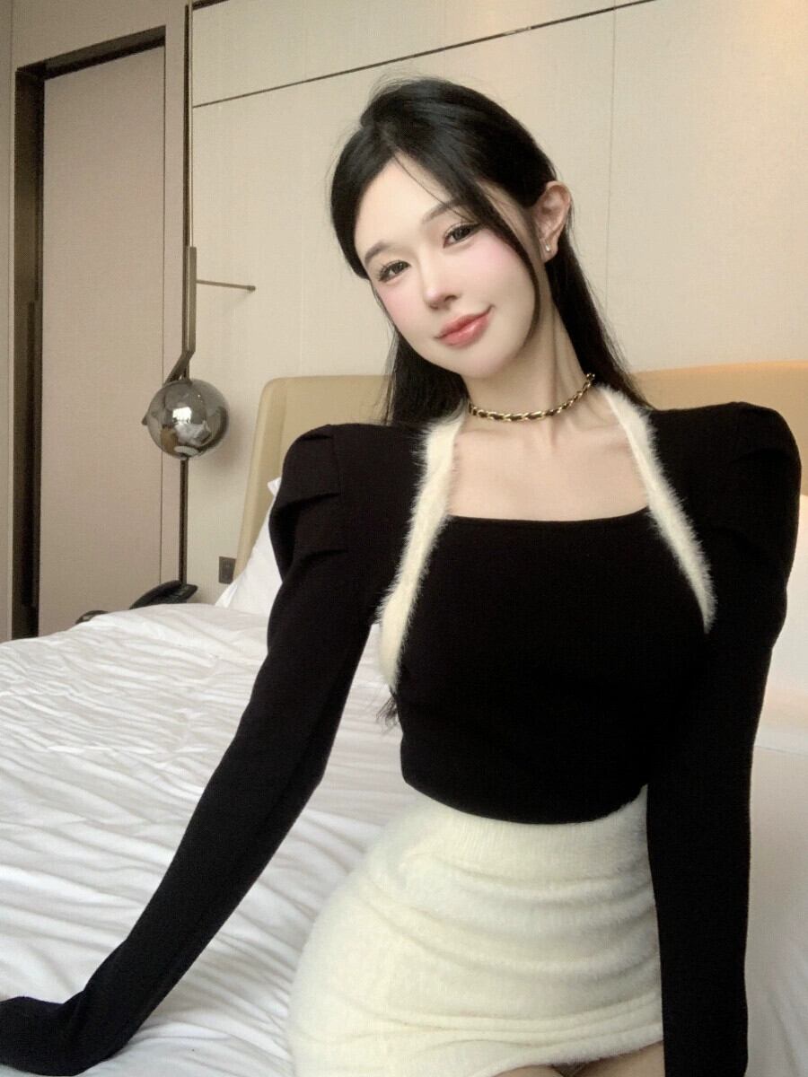 レトロブラックスクエアネックセーターレディース春ホットガールタイトパフスリーブトップショートボトミングセーター スプリング 春物 スクウェア ガールズファッション48669106040