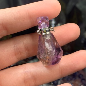 7.可愛いアメトリン・ミニ香水瓶