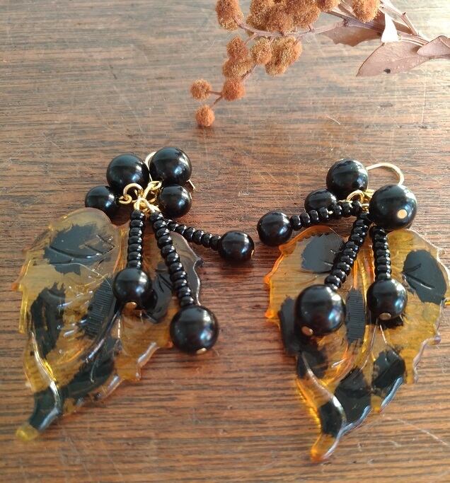 秋の実ピアス(vintage part)