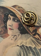 16mm×17mm Japanese ヴィンテージボタン メタルボタン ゴールド 透かし オーバル アクセサリーパーツ デコレーション材