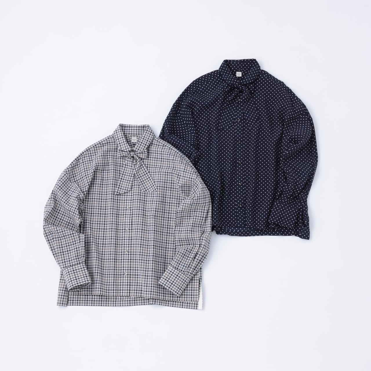 CHEVAL plus RubanのMarinドットシャツ
