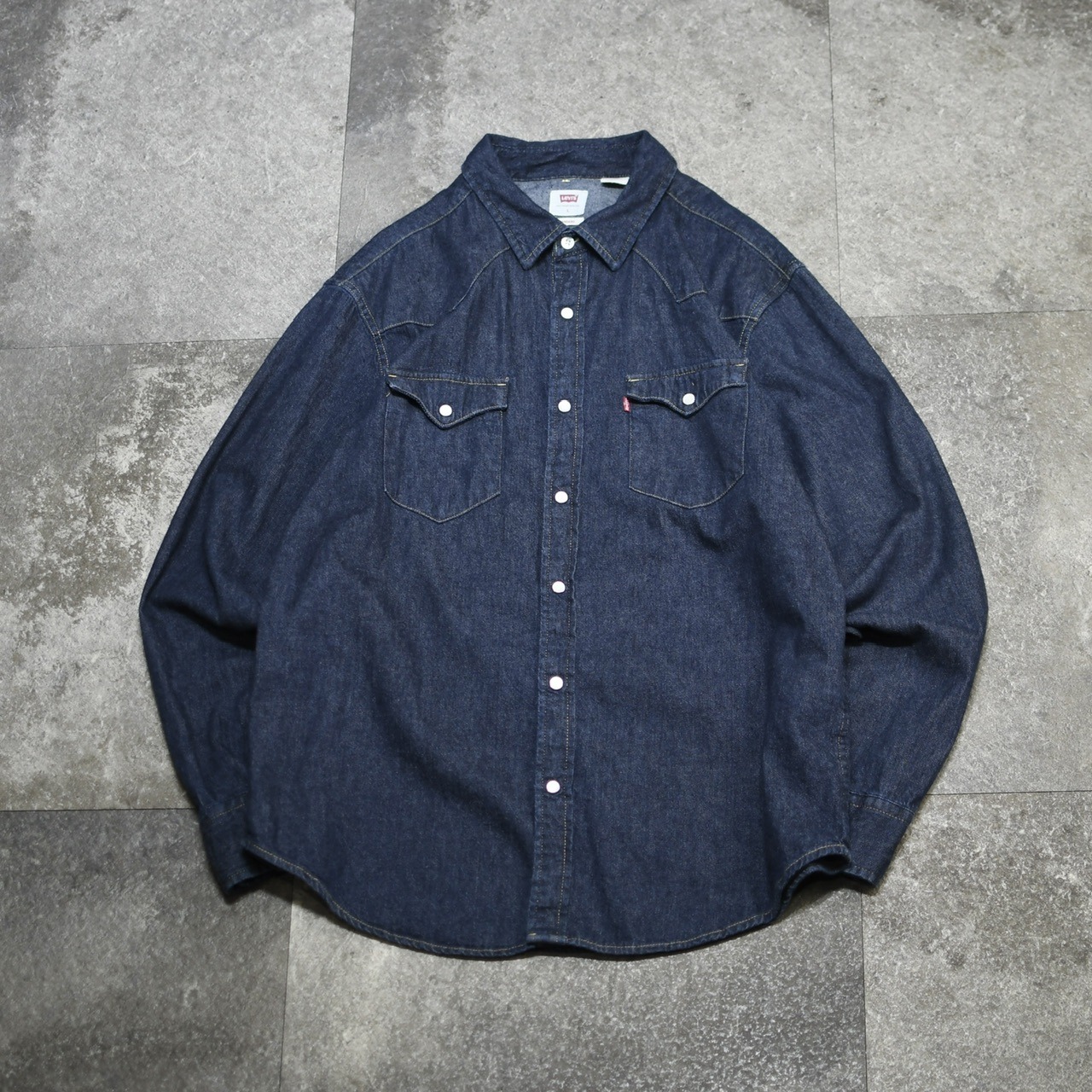 LEVI’S denim western shirt
