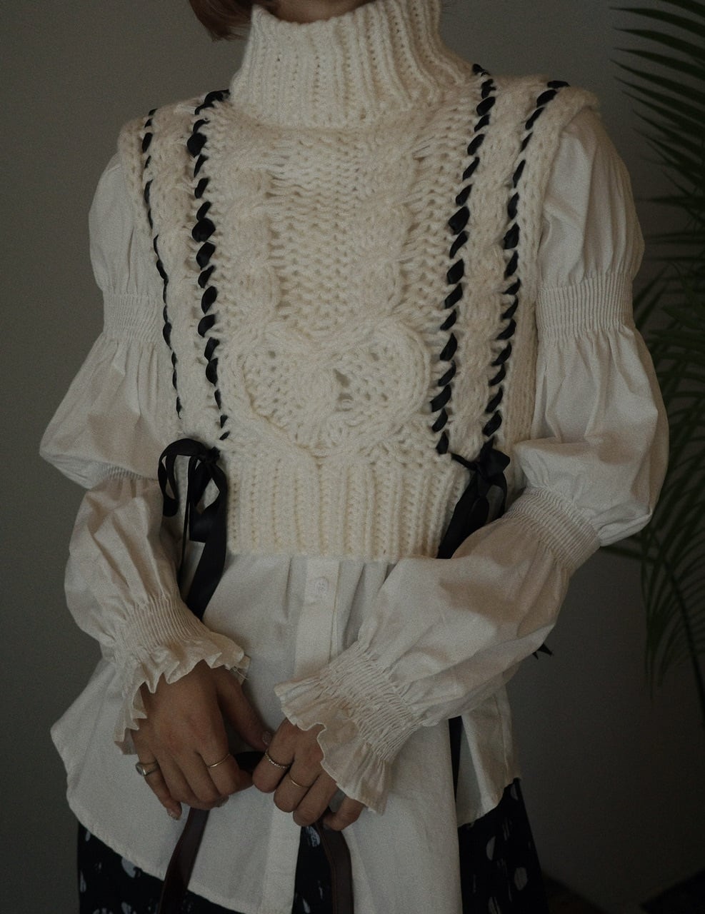 ホワイトニットベスト リボン付き リボンベストニット/オフホワイト | osrsofficial