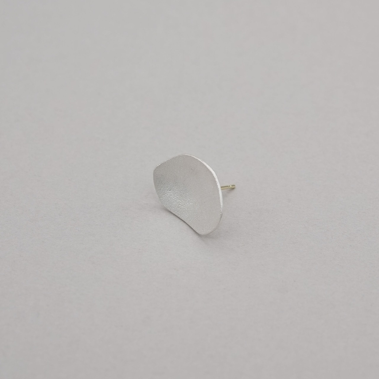 hatsuyuki　（純銀/K18）　Pierced　earring　（M）