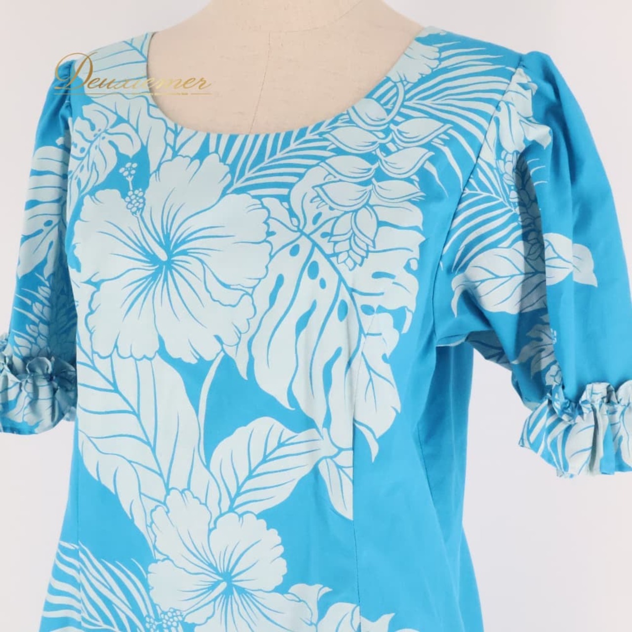 フラダンス 衣装 ワンピース ドレス ブルー系 ホワイト系 ハイビスカス柄 モンステラ柄 フリル かわいい 華やか 鮮やか 明るい 爽やか 水色 白 ダンス衣装 ハワイアンダンス レディース ハワイアン アロハ ハワイアンプリント フラ ダンス レッスン 練習