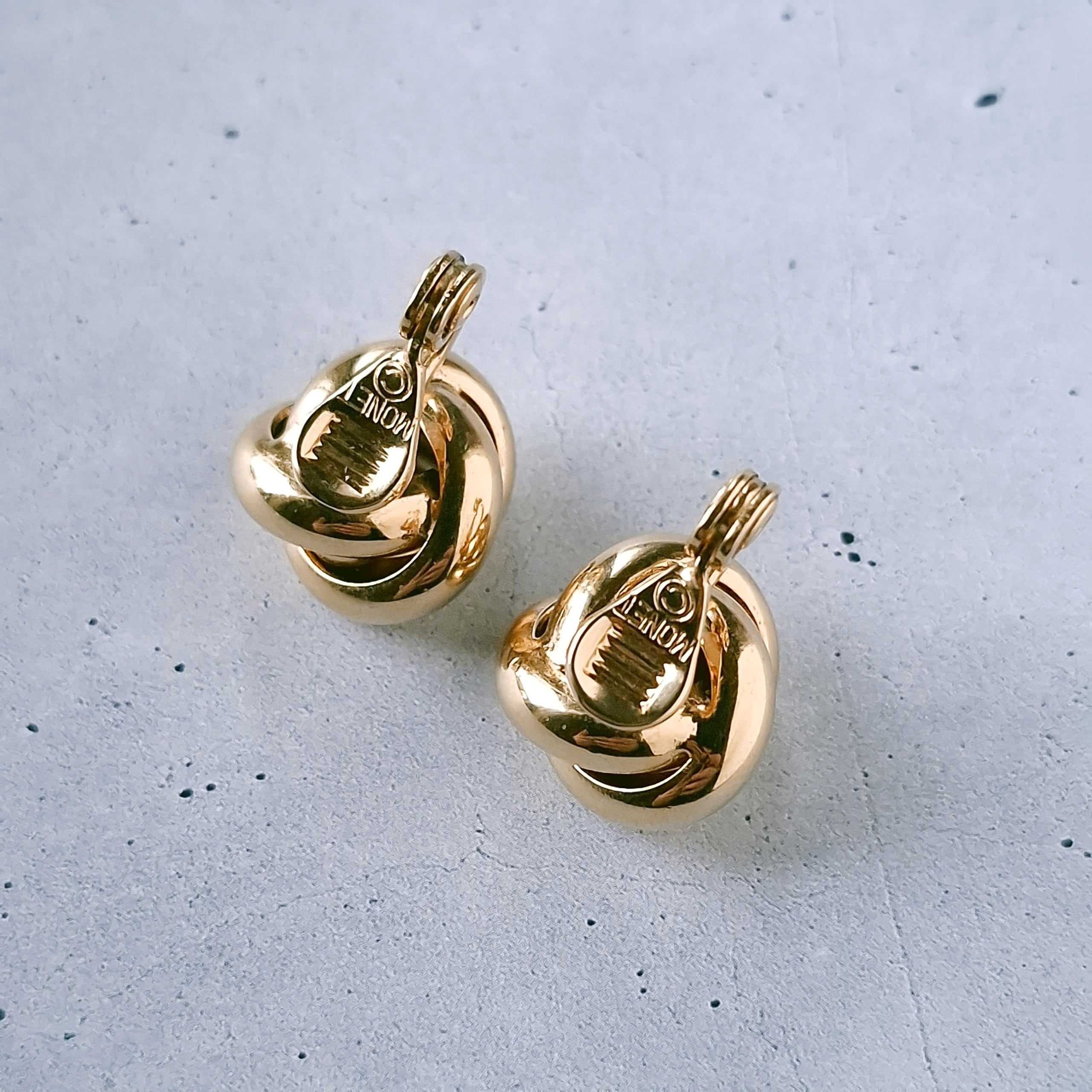 MONET》 gold knot vintage earrings モネ ヴィンテージイヤリング
