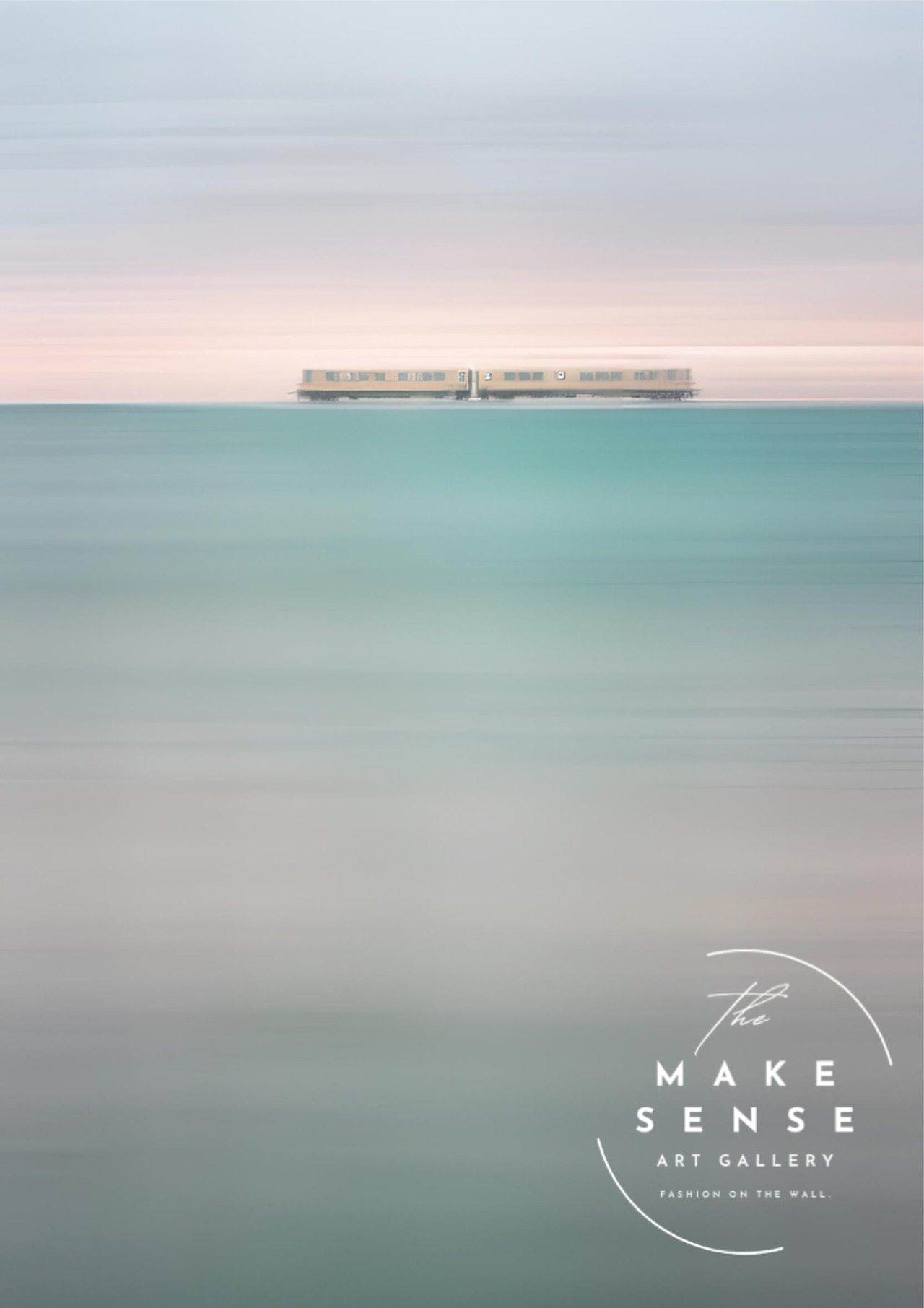 水平線を走る電車｜静寂の海と幻想的な列車のアートポスター｜ミニマル空間に映える一枚｜A3ポスター