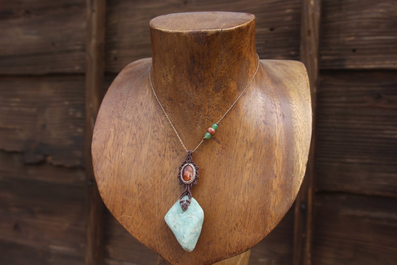Itoigawa Jade & Sunstone micro macrame pendant