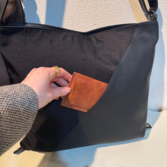 B.stuff　 再入荷！ナイロンコンビ変形2WAYショルダー(クロ)