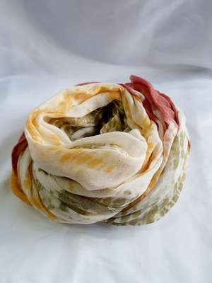 手染めのふんわりストール(ベンガラ染め)