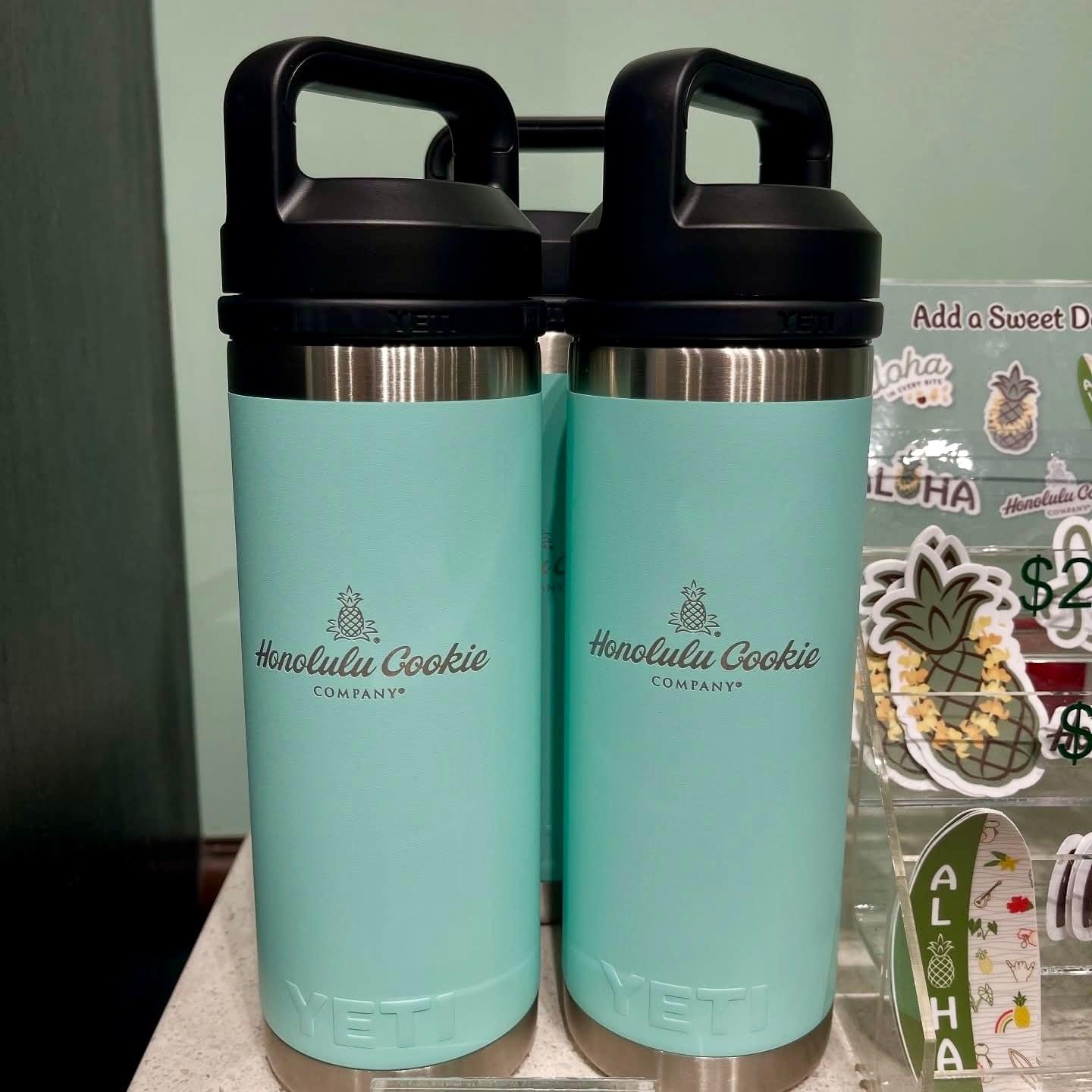 YETI×Honolulu Cookie Company コラボタンブラー18oz/532ml水筒 ブルー