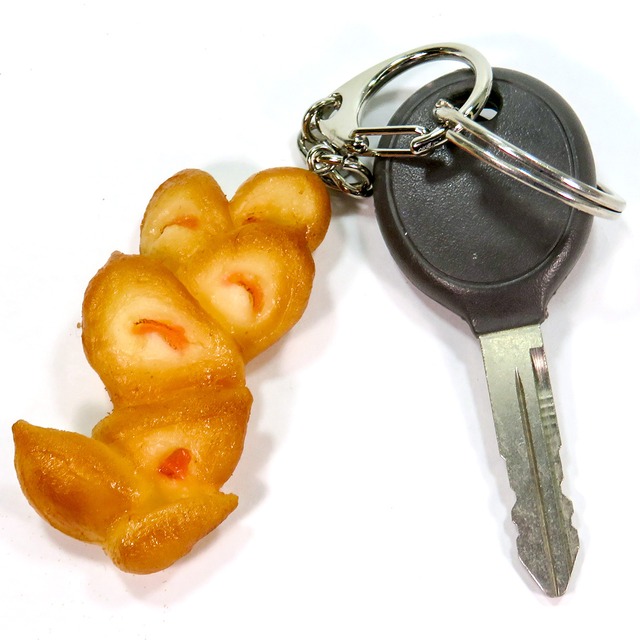 食べちゃいそうな ベーコンエピ 食品サンプル キーホルダー ストラップ ブローチ