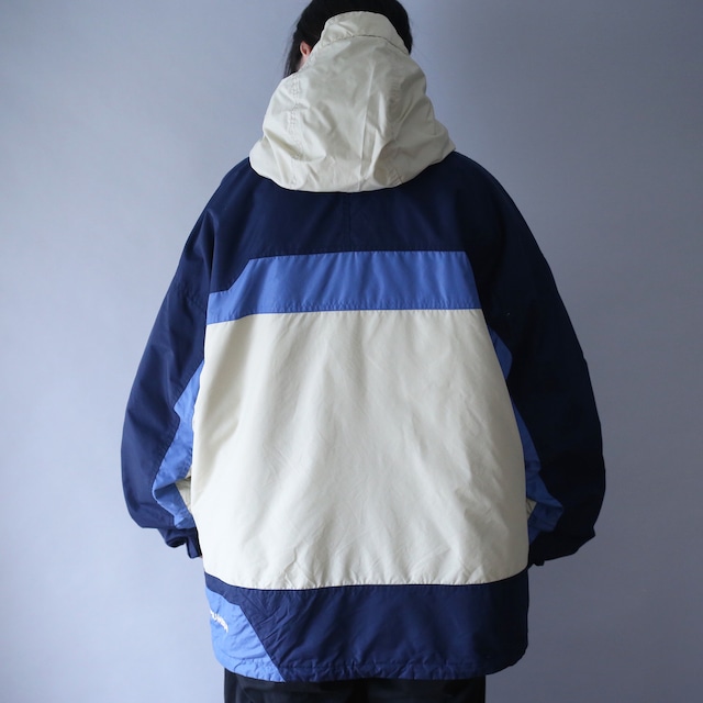 "Columbia" 3-tone future good coloring over silhouette anorak parka