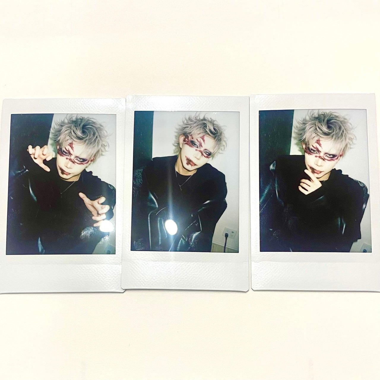 XANVALA 巽× DRUGS 綴 対談インタビュー撮影時チェキ ※巽のみ