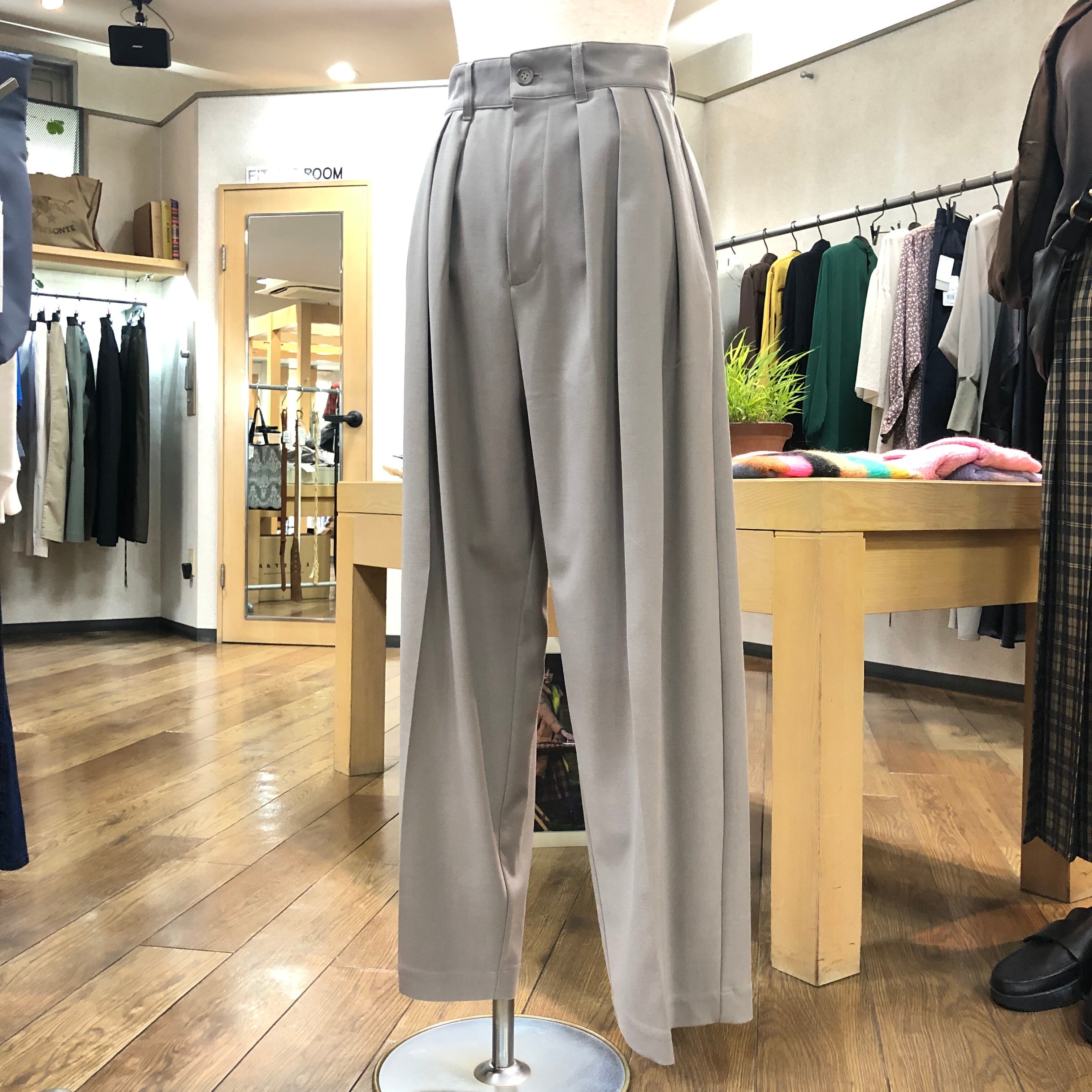 Audrey and John Wad オードリー＆ジョンワッド ワイドタックテーパードパンツ（Color Beije Gray） home  web store