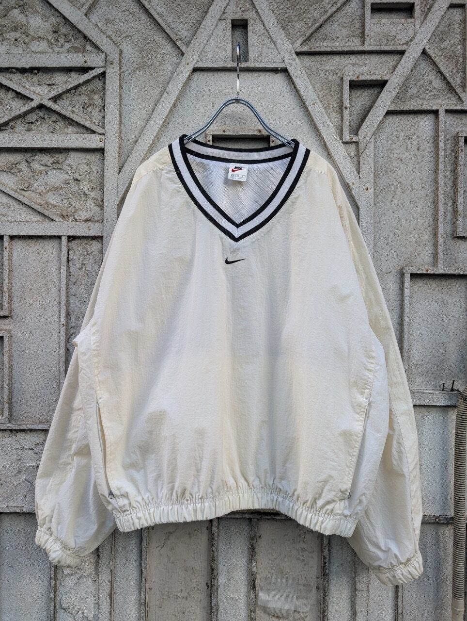 "NIKE" nylon v-neck L/S