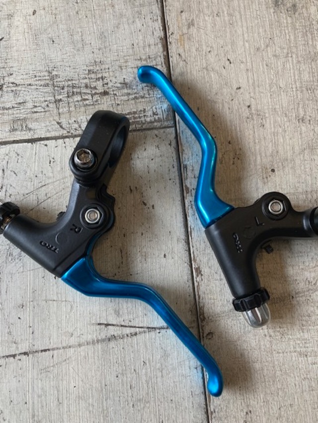 NOS DEAD STOCK TEKTRO LIGHT WEIGHT MTB RACING BRAKE LEVERS old mtb