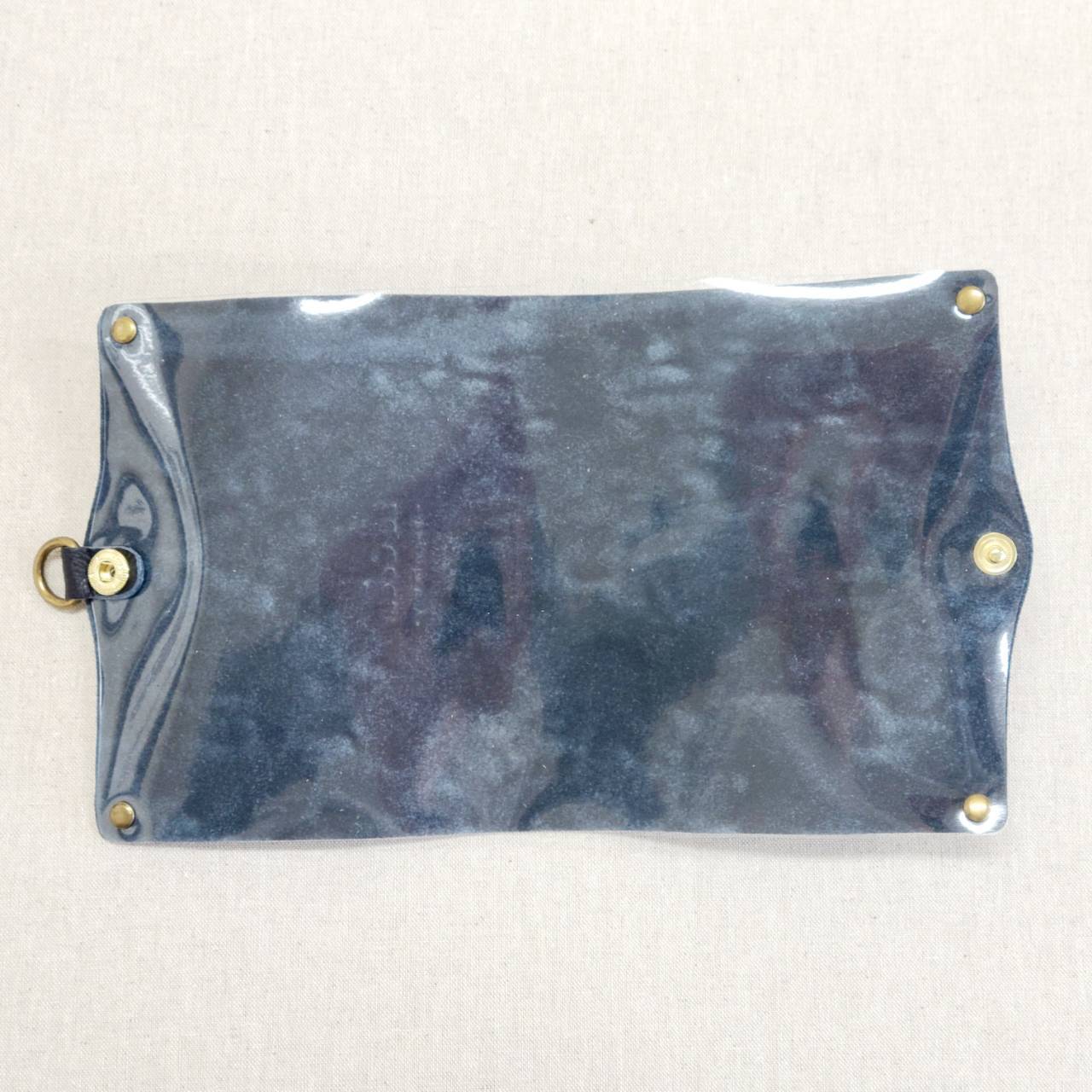 レザーマスクカバー大(ネイビー)【HASAMU】 布マスク用 ビニール仕様 Le Coeur