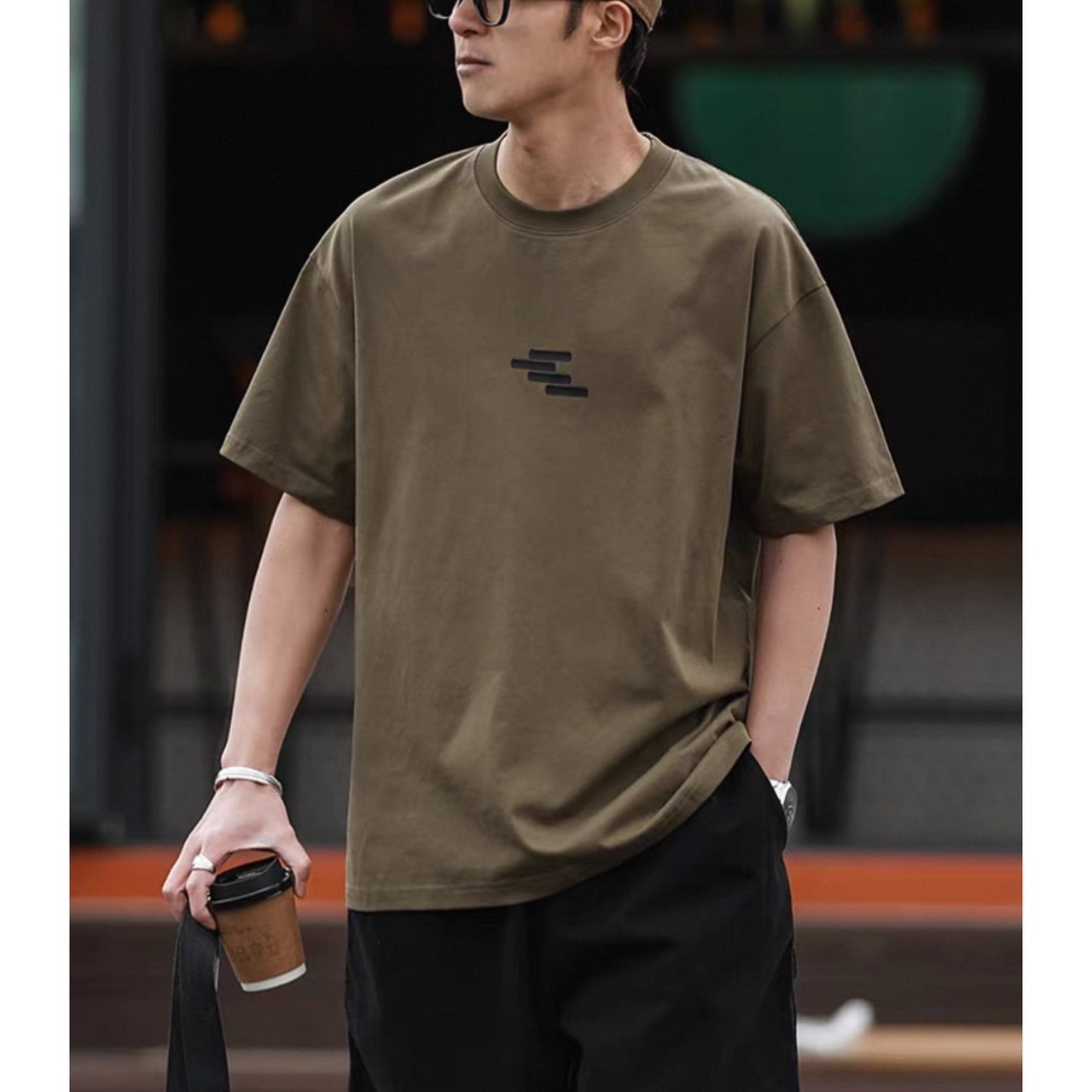 Minimal graphic chest print t-shirt 1046 - 7