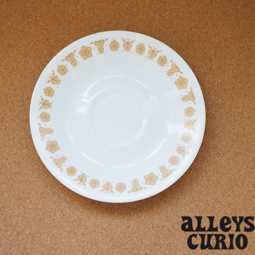 パイレックスのコレール製ソーサー バタフライゴールドB