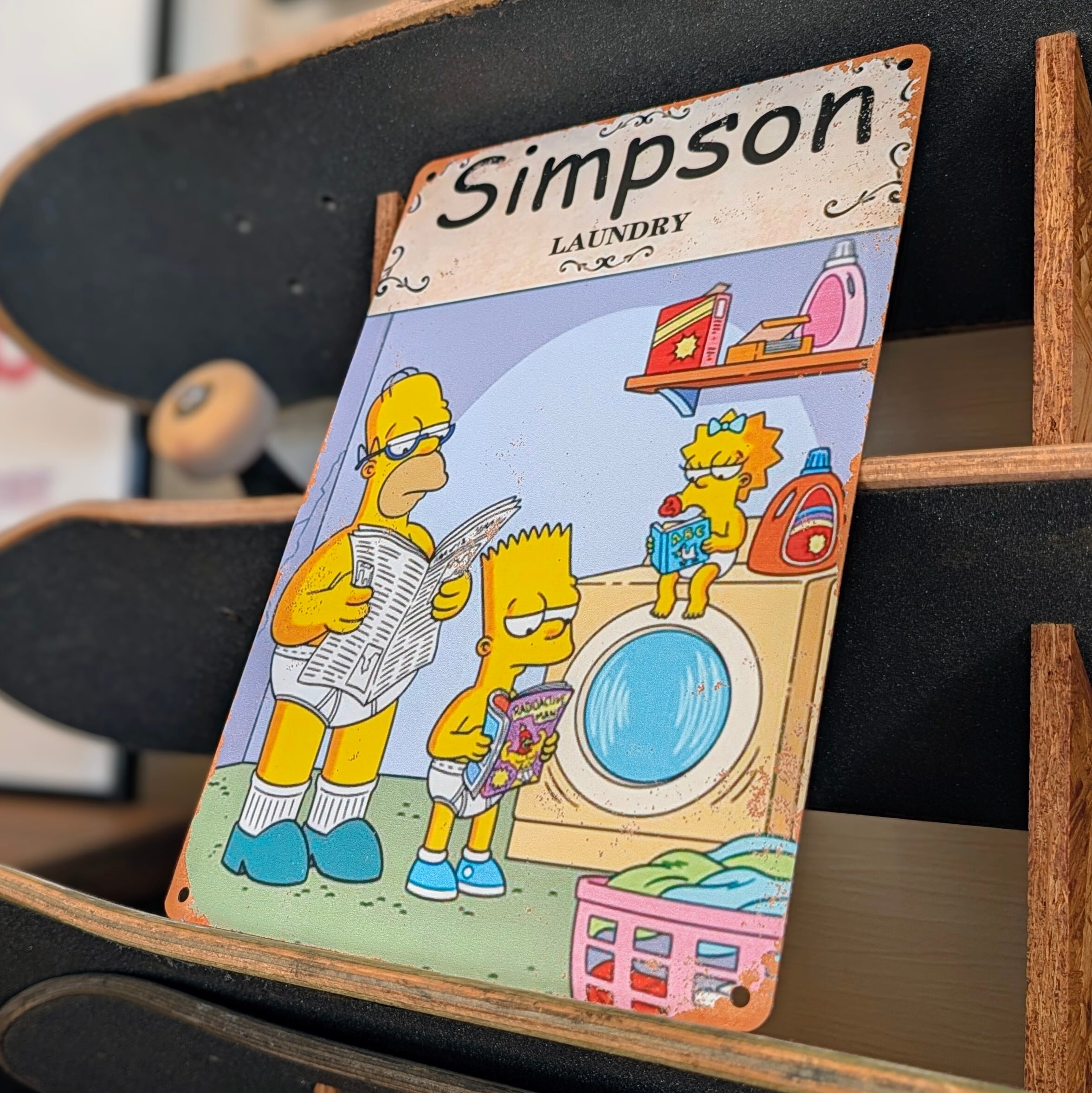 ♡HAPPYなワンシーン♡送料無料!ちょうどいいブリキ看板【 The Simpsons ( シンプソンズ )】『 LAUNDRY ランドリー 』 METAL SIGN / メタルサイン / ブリキ看板 / サインボード / ビンテージ加工 〚アメリカン雑貨 アメトイ〛