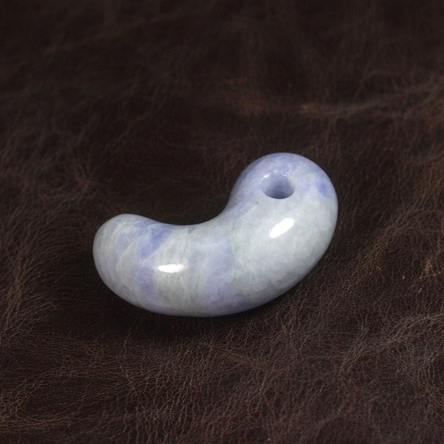 糸魚川翡翠 ラベンダー ヒスイ まがたま 勾玉 14.2g Lavender 