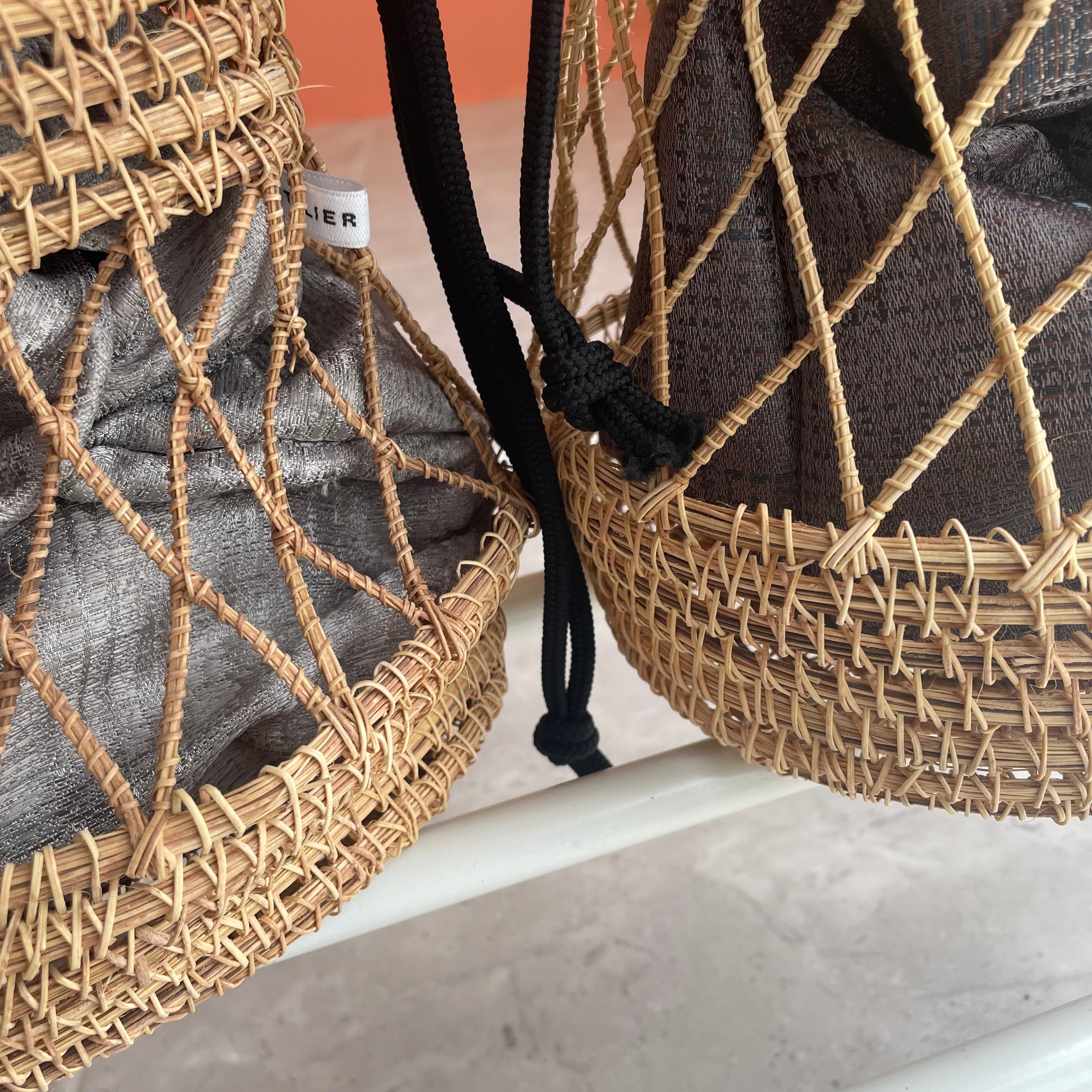 アトリエブルージュ　カゴバッグ Atelier Brugge 】デザイン柄編かごバッグ - FAIRTRADE PRODUCT