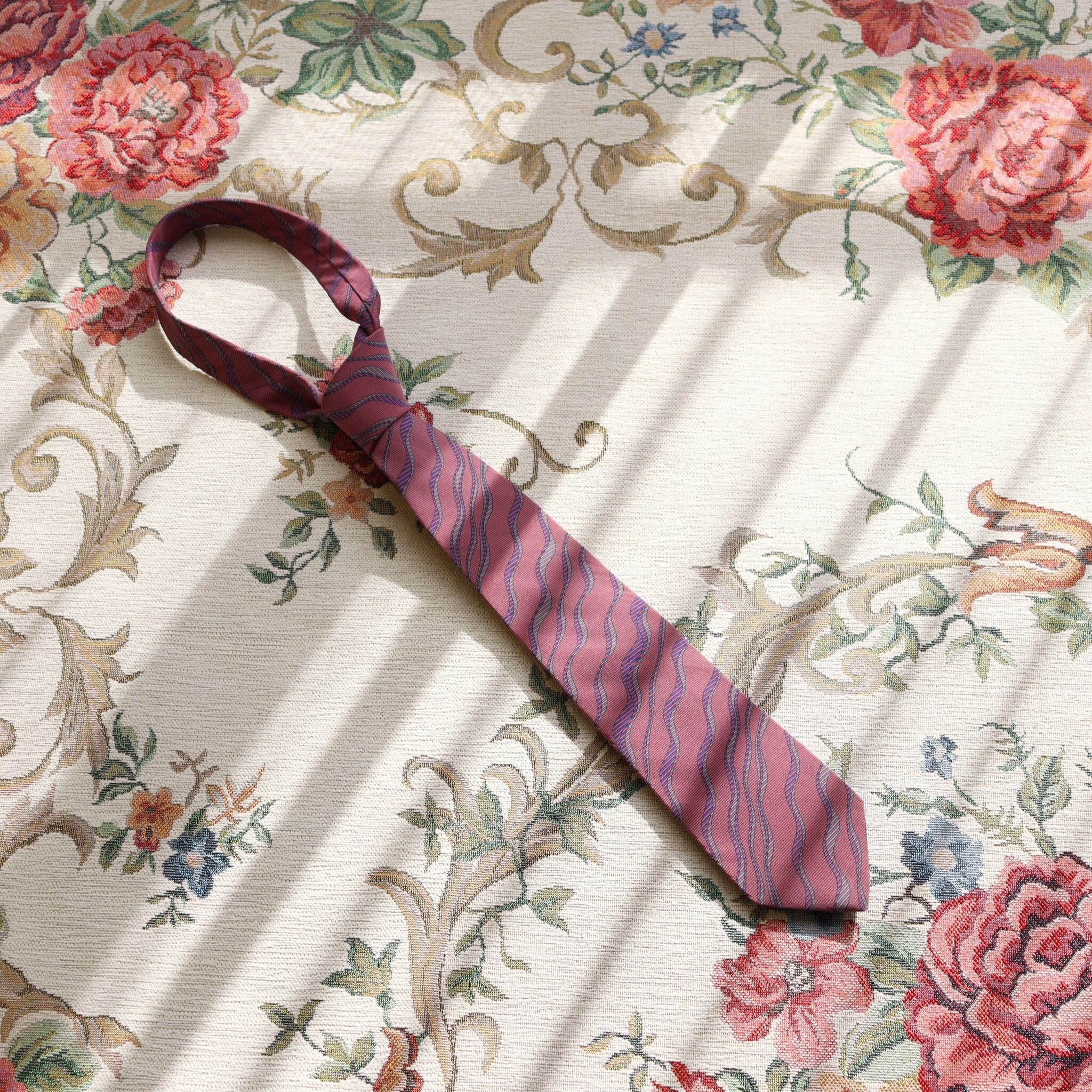 pattern necktie
