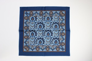 ≪Adamley≫　Pocket Square　ブルークレスト