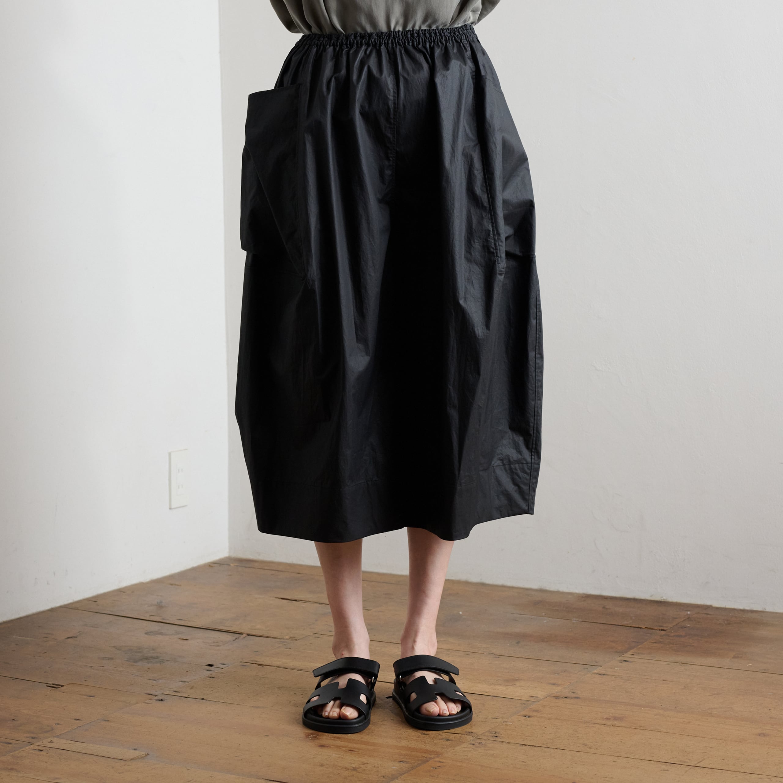 テンハンドクラフテッドモダン　ビッグポケットキュロット　パンツ　2025SS 10 HANDCRAFTED MODERN テンハンドクラフテッドモダン big pocket