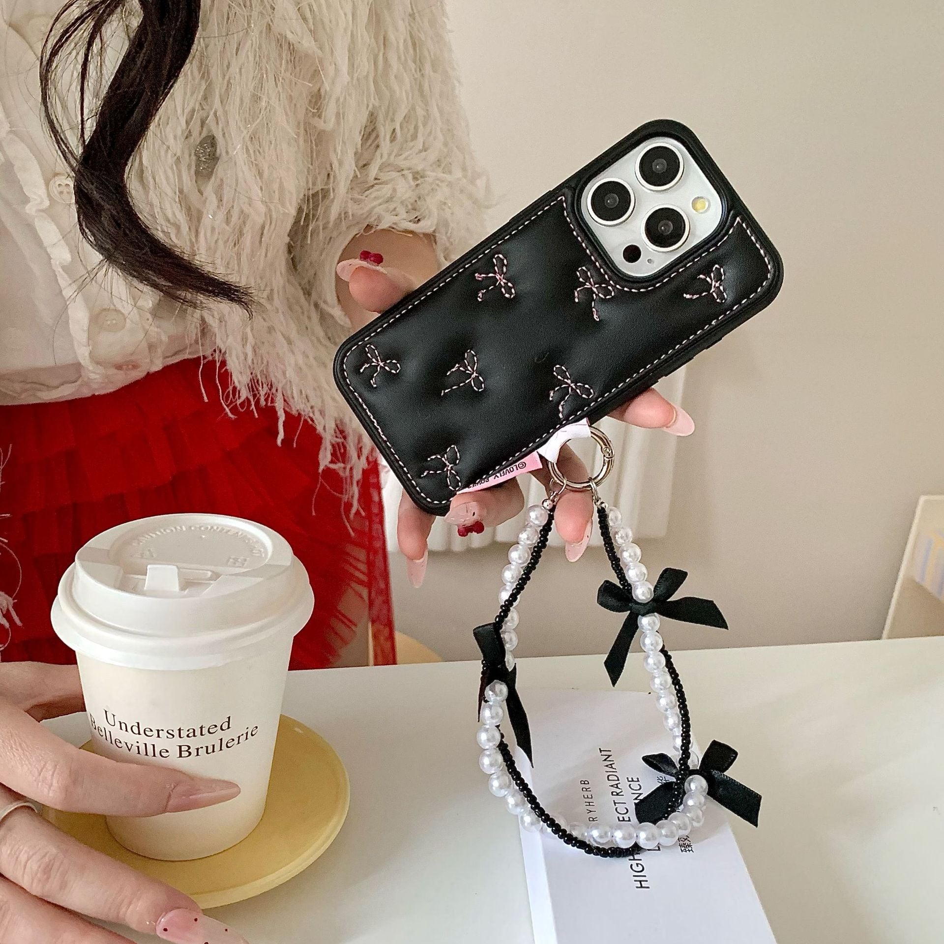 ステッチが可愛い◎高級感ブラックレザー調ケース iPhone 黒フェイク